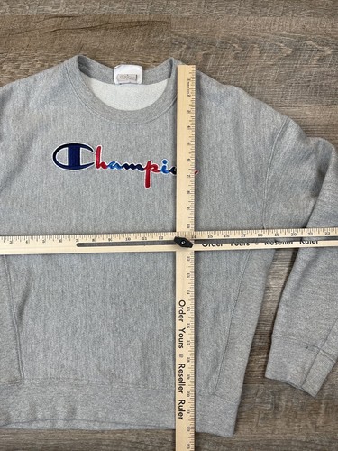 Champion Reverse Weave Crewneck Sweatshirt Women’s Size Medium Chest Logo - Picture 6 of 10
