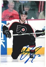 R. J. Umberger Autographed 4x6 Color Photo Philadelphia Flyers #20 Black B