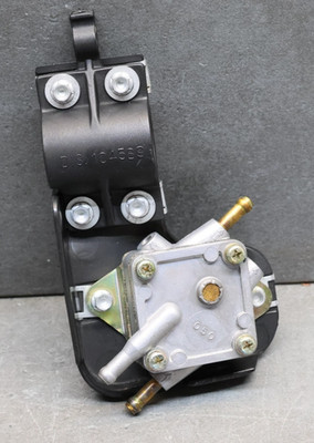 Aprilia Leonardo 125 / 150 Roller Benzinpumpe MIKUNI extern mit Halterung