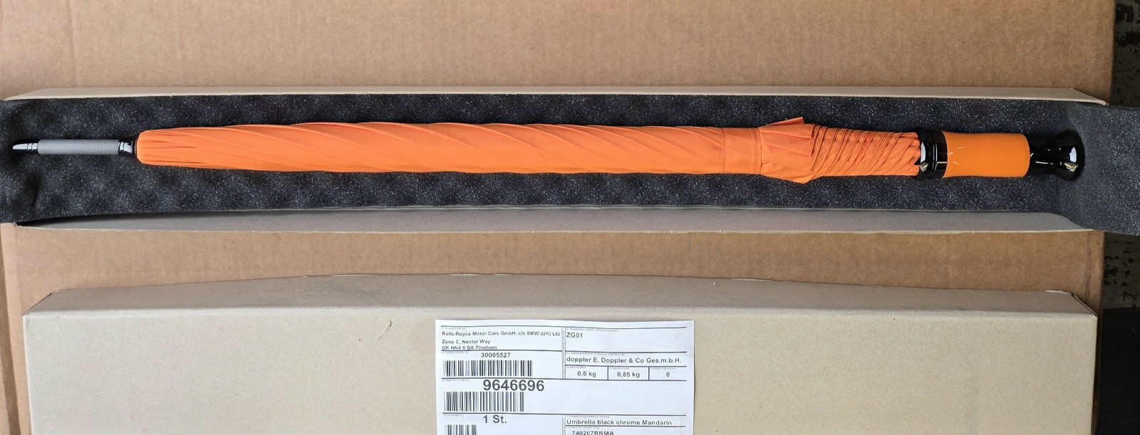 Rolls-Royce Umbrella, Orange Color Fits Ghost, Dawn And Cullinan 9646696 OEM