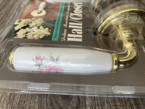 EZSET Hall & Closet Porcelain Door Handles w/ Vintage Rose Design New in Package - Picture 2 of 3