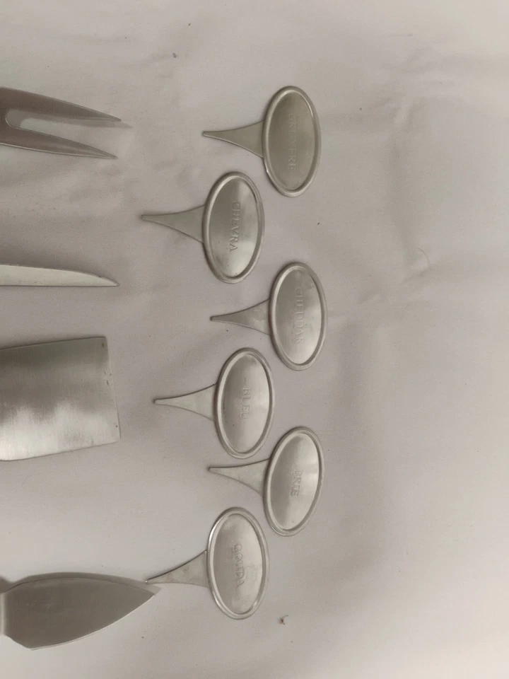 Herramientas y marcadores de queso Oneida de 10 piezas/2- S.S. Cuchillos para queso, 1- untar... Foto 4 de 4