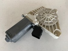 Mercedes-Benz CLA C117 X117 W117 2015 Fensterhebermotor Tür vorne MON18401 Mercedes-Benz CLA C117 X117 W117 2015 Fensterhebermotor Tür vorne MON18401