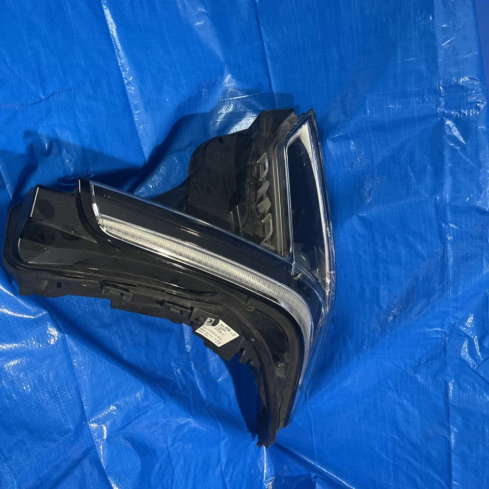 Cadillac CT6 2019 2020 faro izquierdo izquierdo izquierdo lado del conductor OEM LED sin curvas Foto 2 de 4