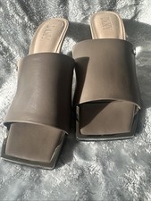 Womens DKNY Ash Patent Leather Mule Heel Sandals S9.5M New-no box/no tag S3