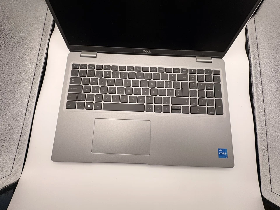 Dell Latitude 5530 · i5-1235U · 16GB · 256GB, photo 3 of 5