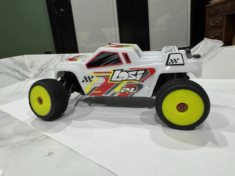 Losi Micro-B Micro-T Mini-Z Wheel Lock Nuts Aluminum 2mm Wheel Nuts Purple (4) - Image 3 of 4