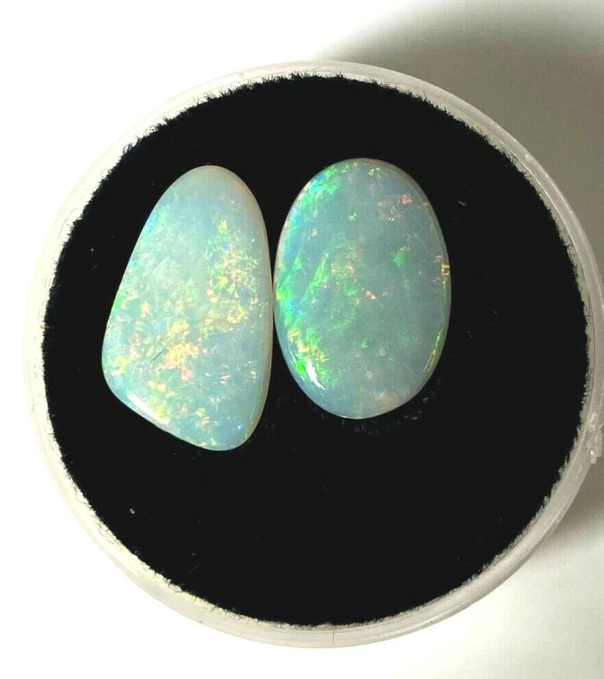 Par de ópalo blanco australiano de 6,25 quilates - verde brillante, azul, naranja llama de 6,25 quilates Foto 2 de 3