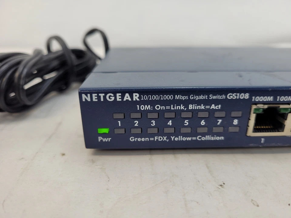 NETGEAR 8 PORT GigaBit Smart Switch Model GS108 Includes AC adapter - Image 2 of 4