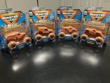 MONSTER JAM 1:64 MYSTERY MUDDER 4 Pk . S.DIGGER,EARTH SHAKER, MEGLADON , MAX D.