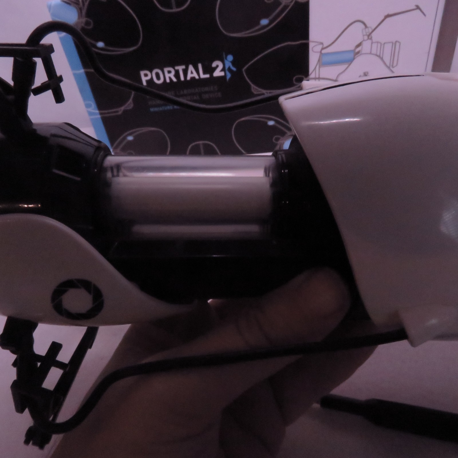 Portal 2 Aperture Science Portal Gun Replica Miniature Mini ThinkGeek READ