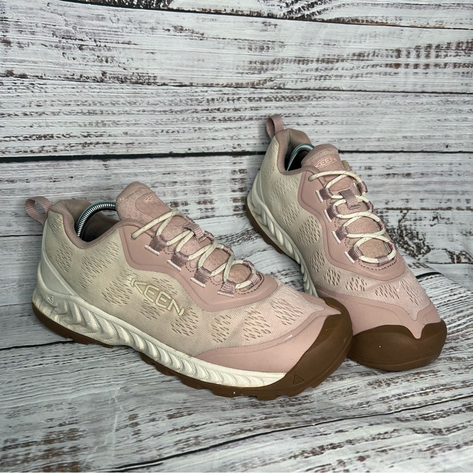 Scarpe da trekking Keen NXIS Speed donna 9 rosa beige sneakers