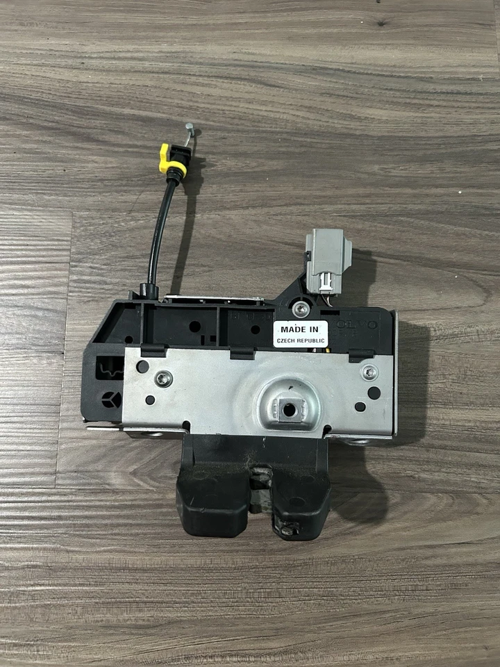 Actuador de bloqueo de puerta levadiza de pestillo de puerta trasera Volvo XC90 2003-2014 30753480 PROBADO POR FABRICANTE DE EQUIPOS ORIGINALES Foto 2 de 4