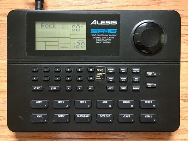 Драм машина alesis sr16