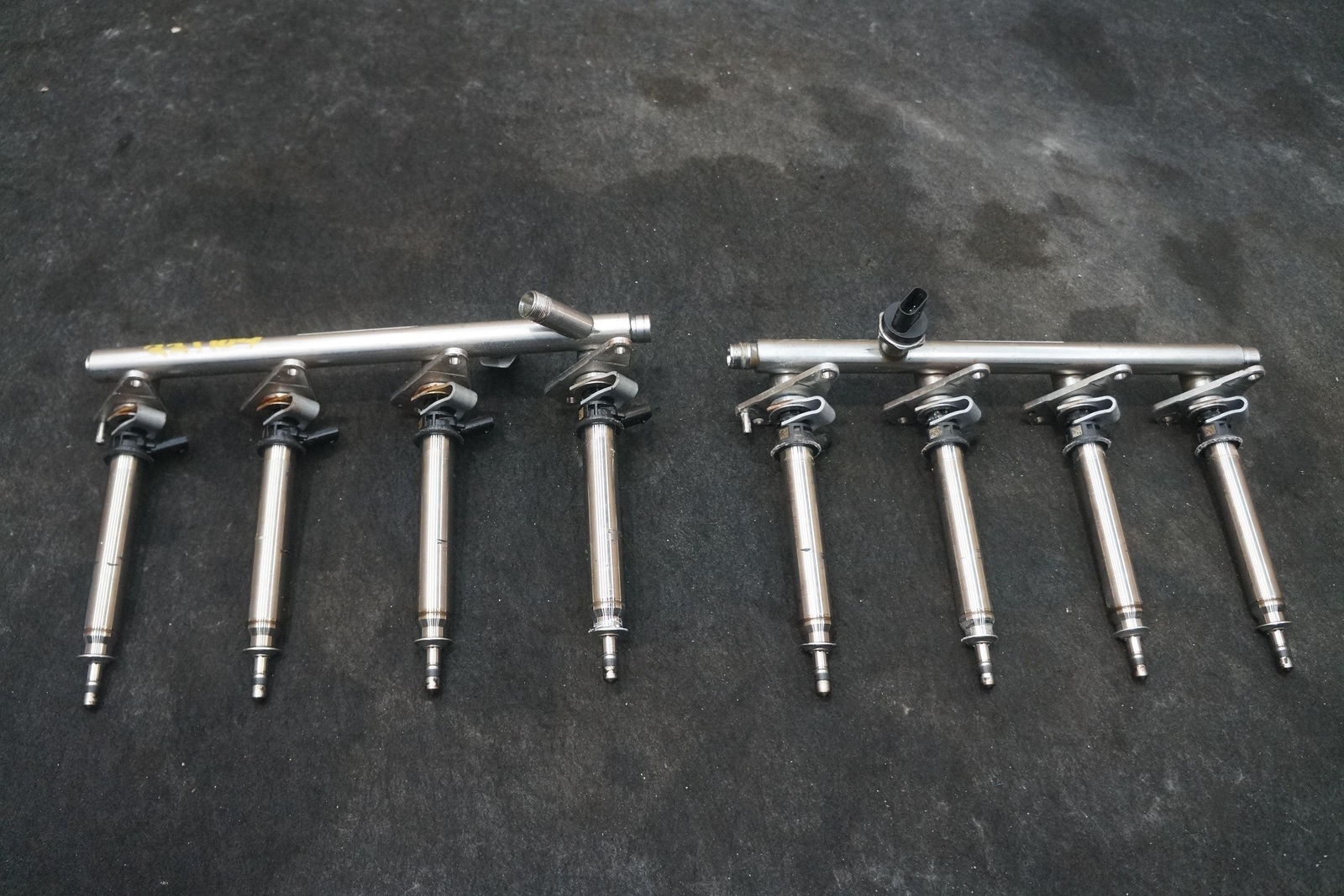 High Pressure Fuel Rail Pipe 8 Injector Set 2560700187 Aston Martin DB11 2020