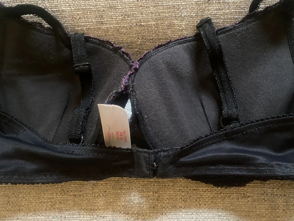 Black Embroidered Bra Padded Gorgeous Underwired 34C Bra From New Look - Image 3 of 4