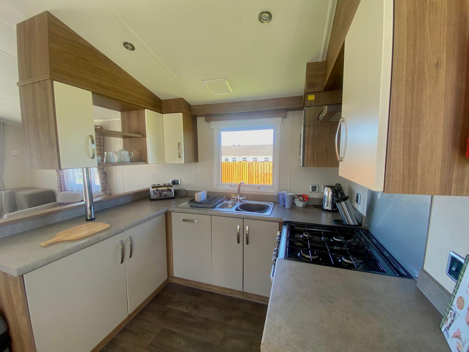 Pre loved holiday home with deck, statiic Carvan for sale cheap caravan
