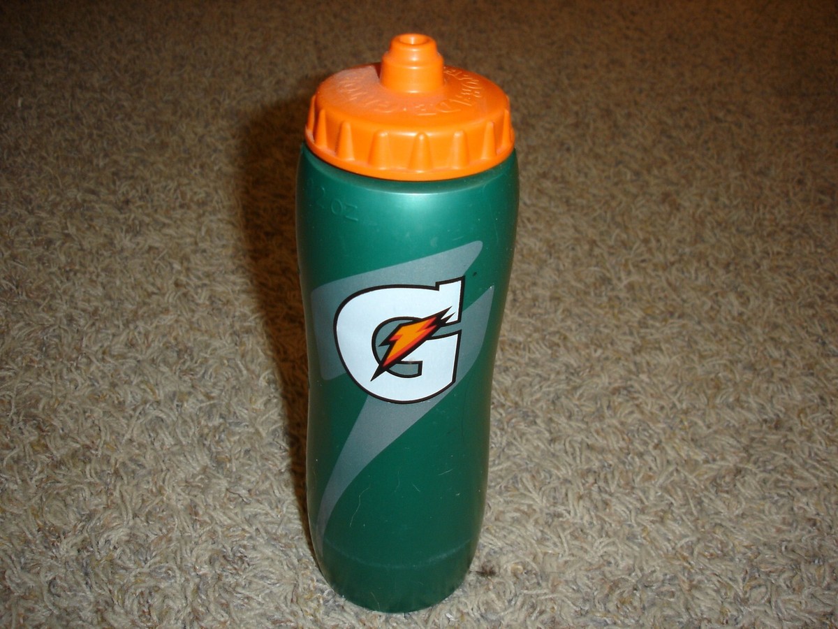 Green Gatorade squeeze water bottle with orange top 32 oz | eBay