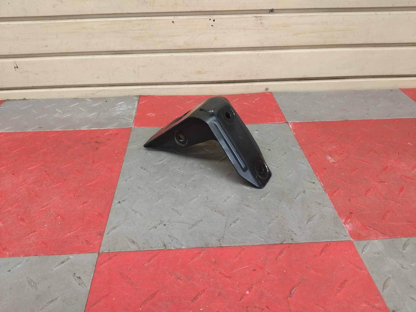 2015 Lamborghini Huracan LP610-4 OEM RH Front Strut Support Bracket P/ 4T0805518