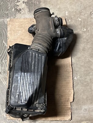 Toyota Corolla Air Cleaner Box Assembly 1990-1992 1.6L 4CYL