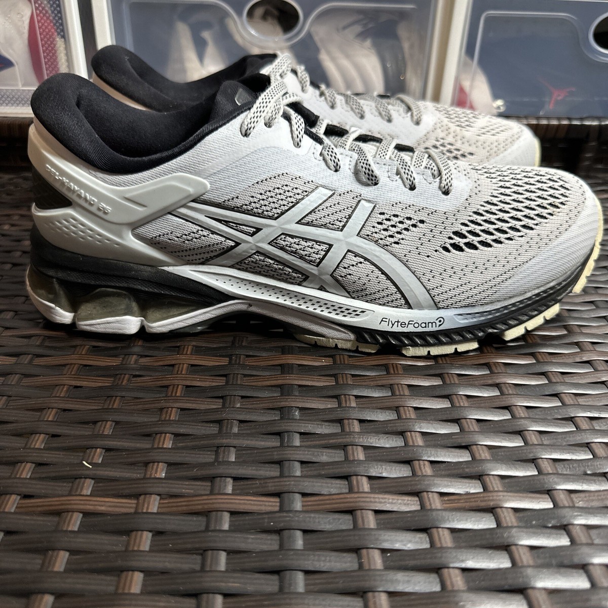 Asics Gel Kayano 26 WOMEN SZ White BRunning Pre Owned No Box