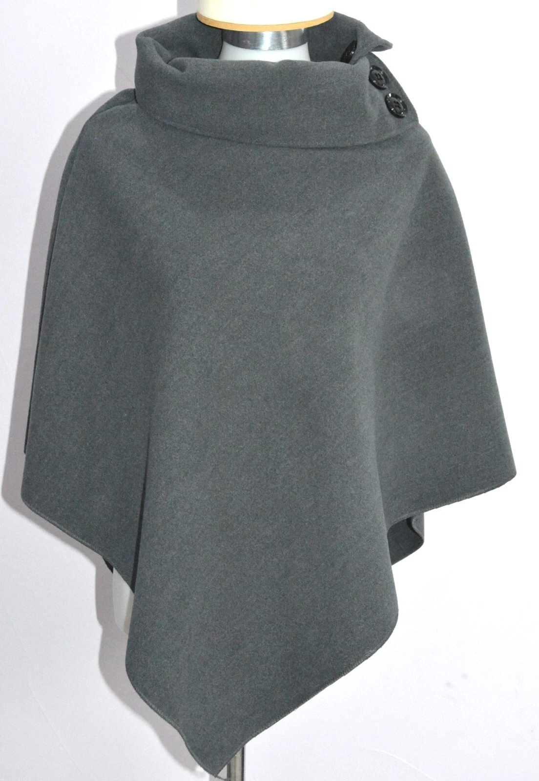 Stylish Poncho Coat Women's 3-button Funnel Neck Sleeveless one size
Opens in a new window or tab