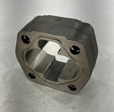 Genuine Parker GEAR HOUSING 322-8125-100 P365, 2 1/2"