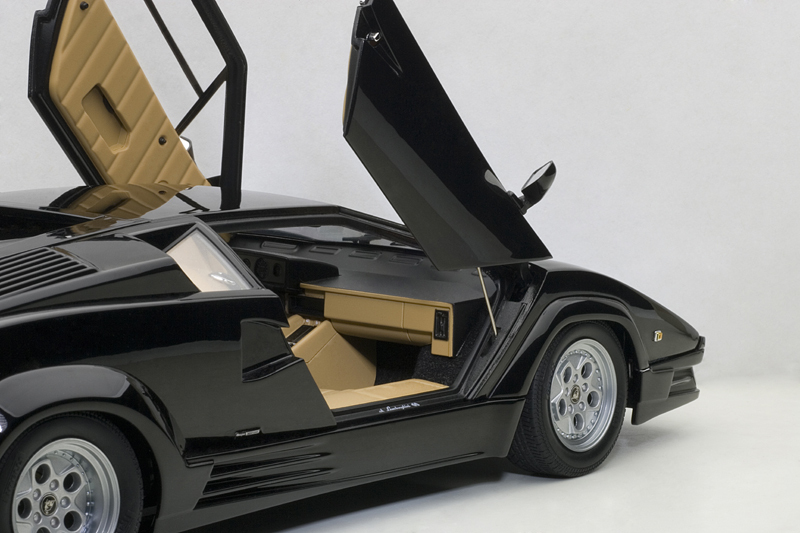 LAMBORGHINI COUNTACH 25TH ANNIVERSARY BLACK 1:18 by AUTOART BRAND