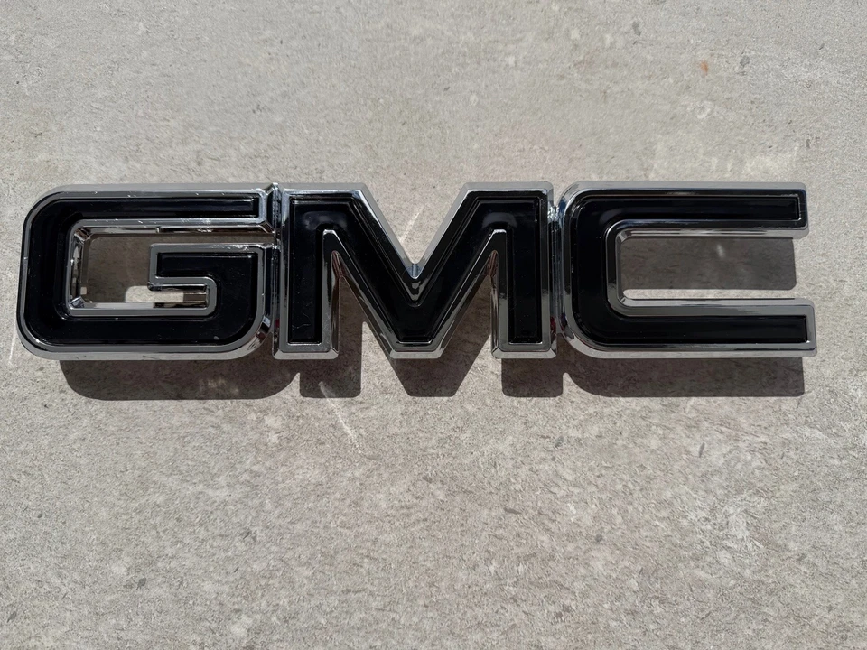 1 OEM 2007-2014 Grille Big GMC Emblem Badge for Yukon Acadia Chrome Gloss Black - Image 2 of 4