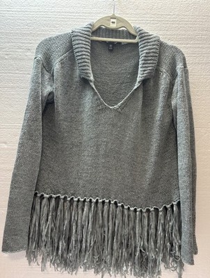 Saks Fifth Avenue Women s Gray Sweater Size Medium Bottom Fringe