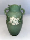 VINTAGE ROSEVILLE DOUBLE HANDLED GARDENIA 681-6 URN STYLE FLOWER VASE