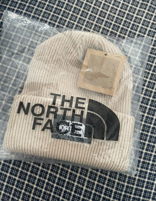 The North Face TNF Logo Box Cuffed Cream beanie unisex and size for all and warm