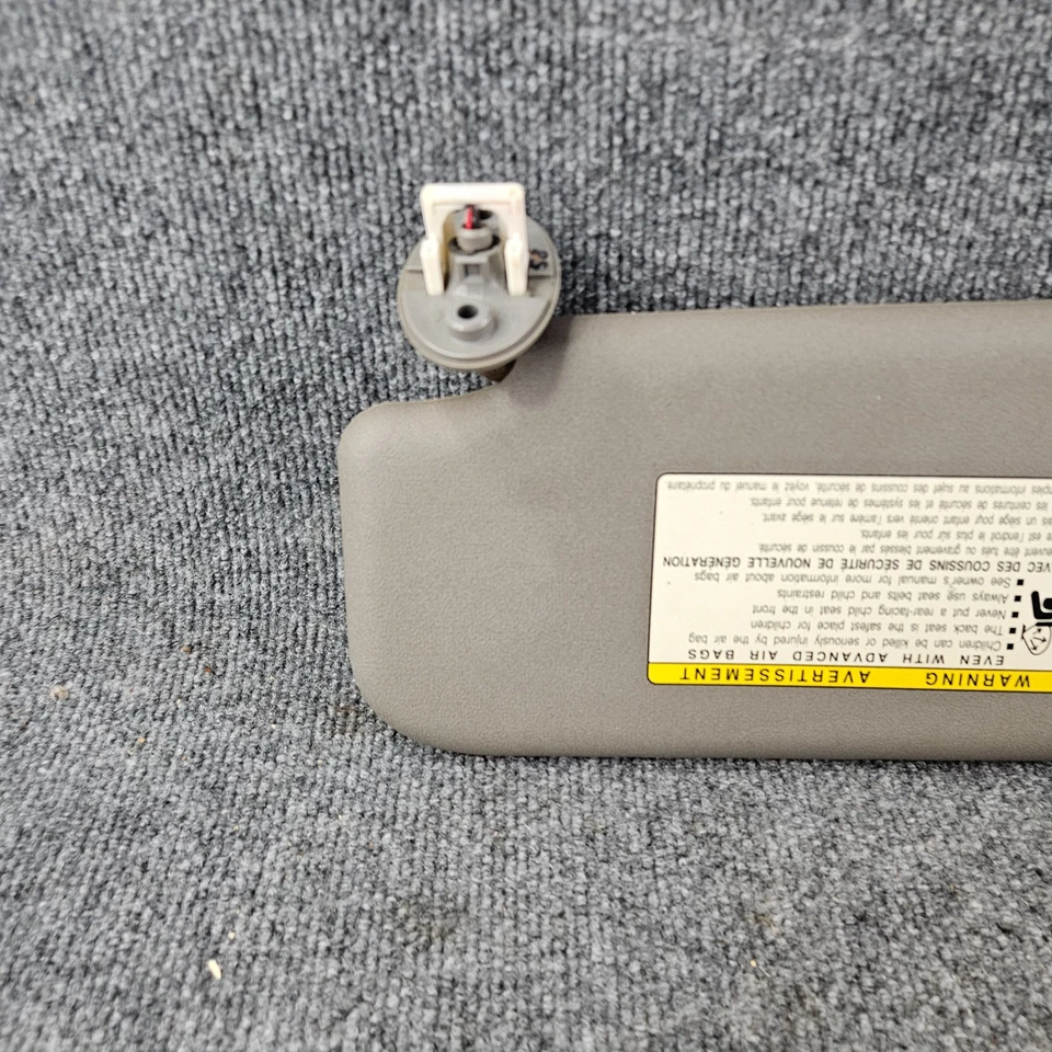 Parasol lado pasajero derecho Toyota 4Runner 2003-2009 OEM Foto 4 de 4