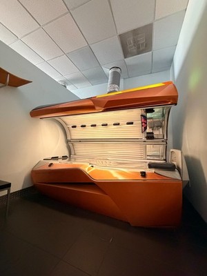 Ergoline  EXCELLENCE 880 PRE-OWNED TANNING BED LEVEL 5 Great Condition  