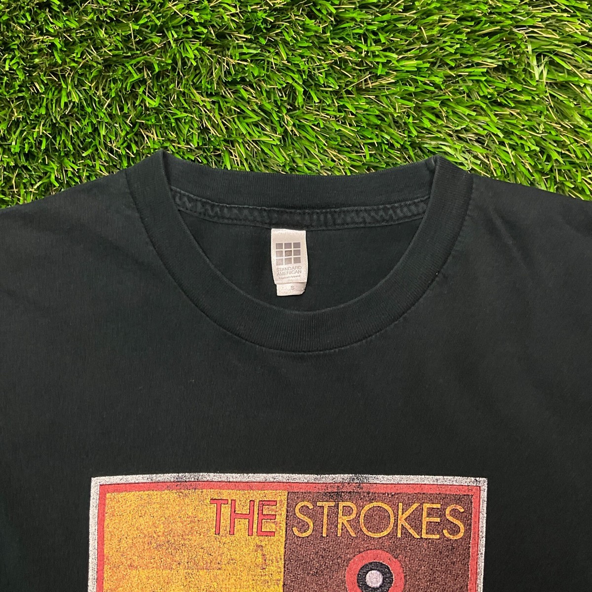 The Strokes ROOM ON FIRE ヘインズ 半袖 Tシャツ The Strokes ROOM ON FIRE ヘインズ 半袖 Tシャツ - メルカリ