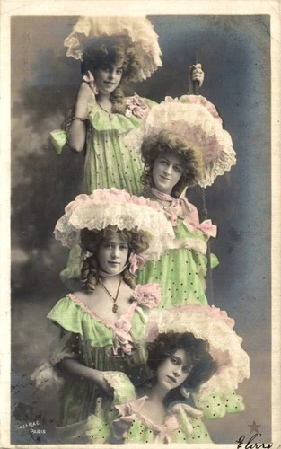 WOMEN'S POSTCARD