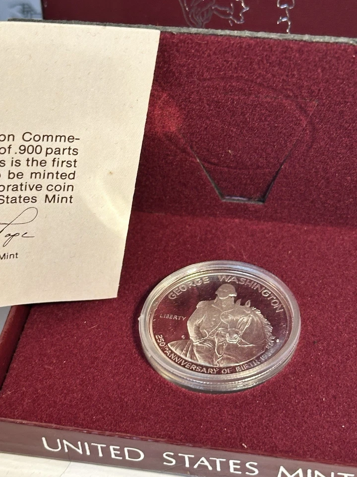 2 1982 George Washington Commemorative Silver Half Dollar Proofs 90% Silver - Image 2 of 4