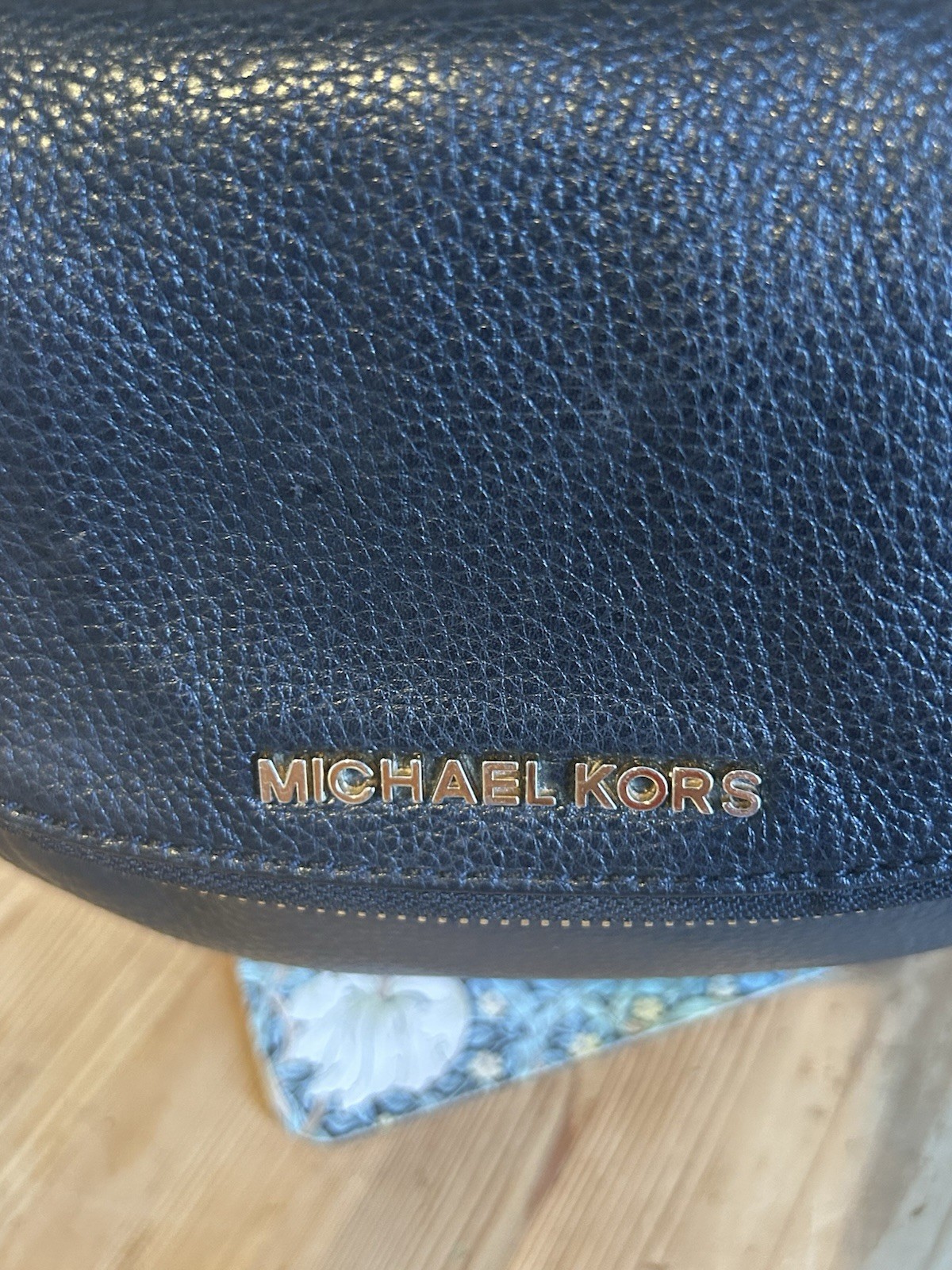 Michael Kors Bedford Black Pebbled Leather Crossbody Bag Gold Chain Flap 107719 image 6