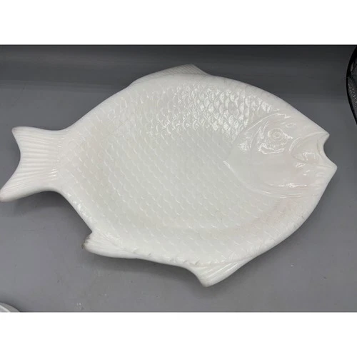 Vtg White Milk Glass Fish Plate Platter Decor Patented June 4 1972