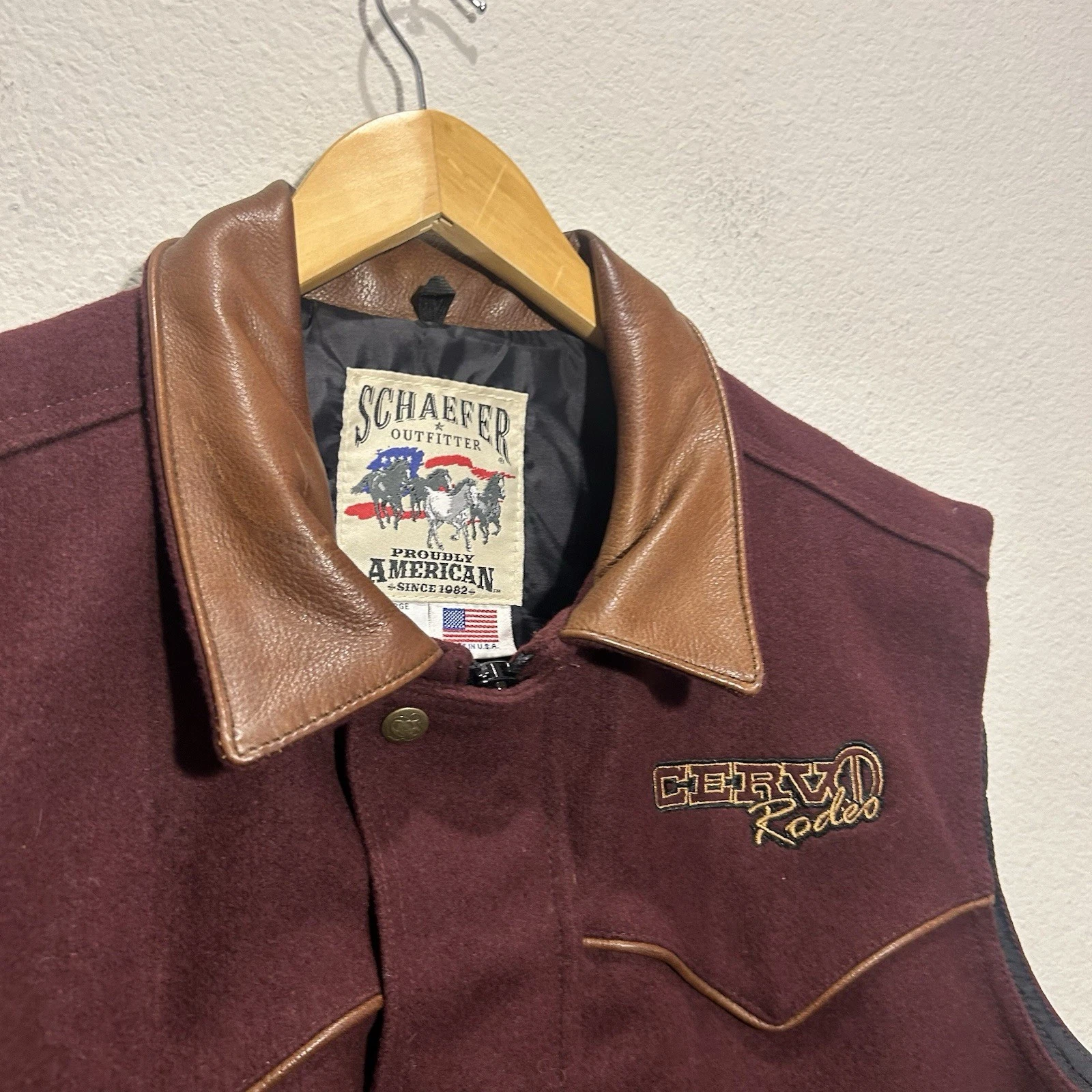 Vintage Schaefer Gold Coast Vest Men XL Red Wrangler National Finals Rodeo USA image 6