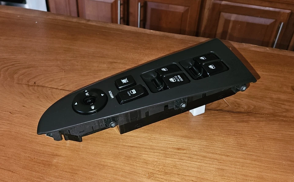 Interruptor ventana maestra delantera izquierda Hyundai Elantra 2007-2010 93570-2H1109P (A57) Foto 2 de 3