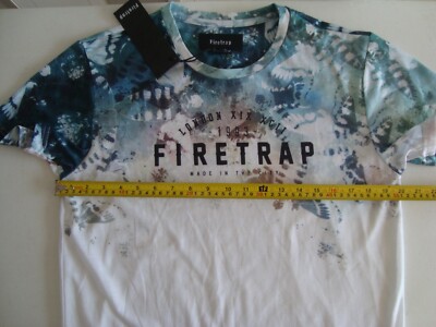 MENS FIRETRAP MOSIAC T-SHIRT SIZE L (SEE MEASURTMENT)