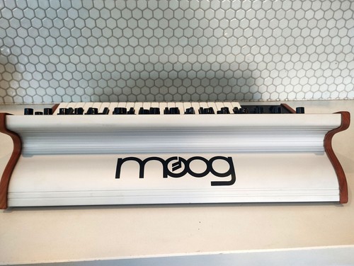 MOOG Sub 37 Paraphonic Analog Keyboard Synthesizer - Picture 4 of 6