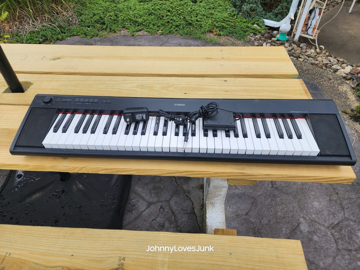 YAMAHA Electronic Keyboard Piaggero Black NP-12B Works Plays