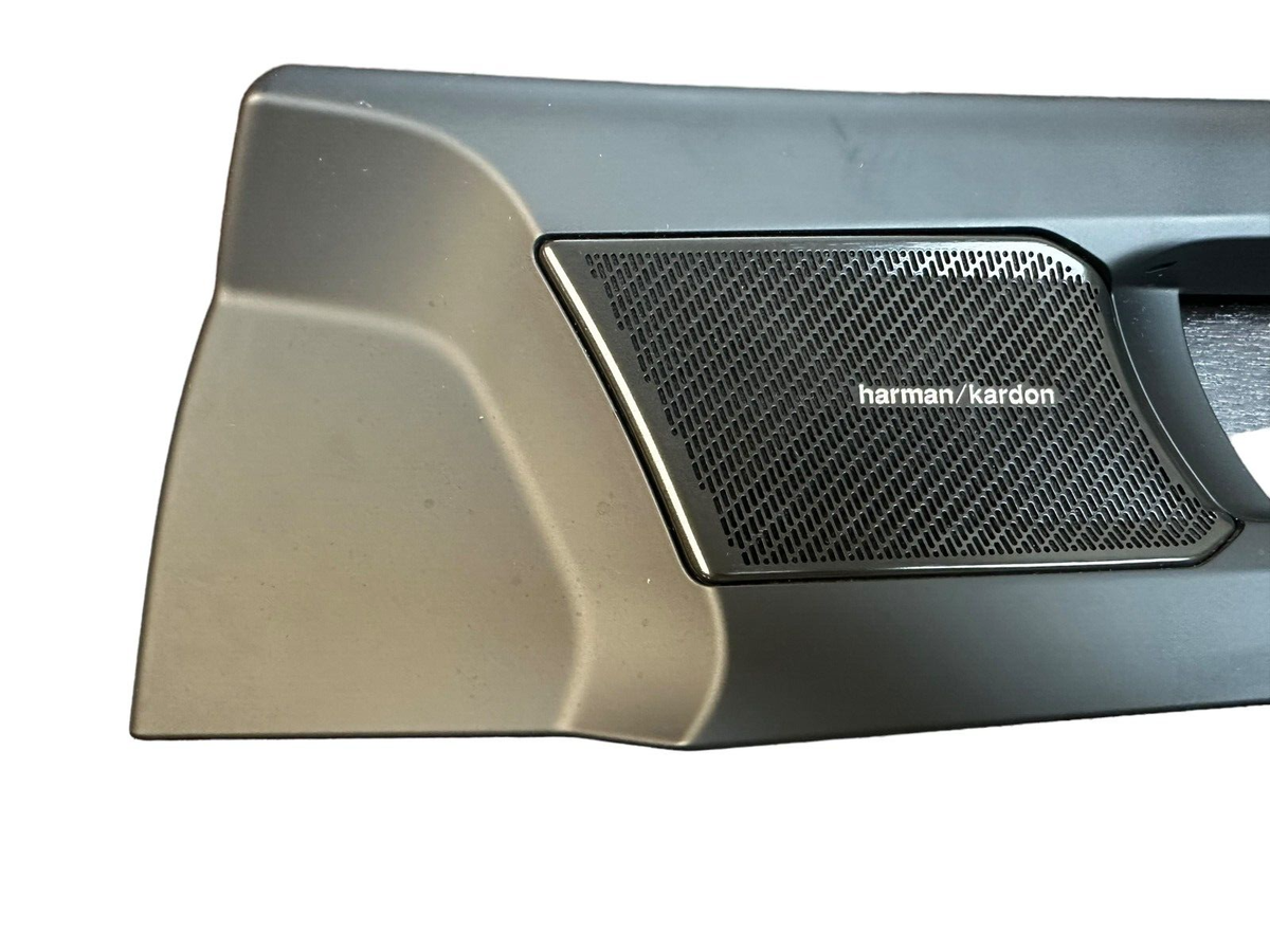 2019 - 2023 Volvo XC40 Speaker Grille Harman / Kardon 32237426 OEM