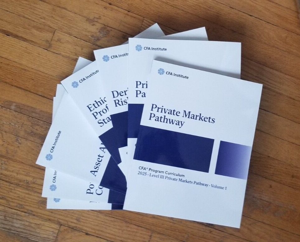 2025 CFA Program Curriculum Level III Private Markets Pathway - 7 Book Box Set-image