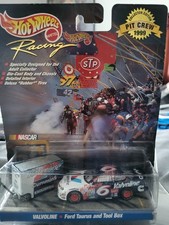 Mark Martin Hot Wheels Racing NASCAR 1999 Valvoline Ford Taurus W/ cards