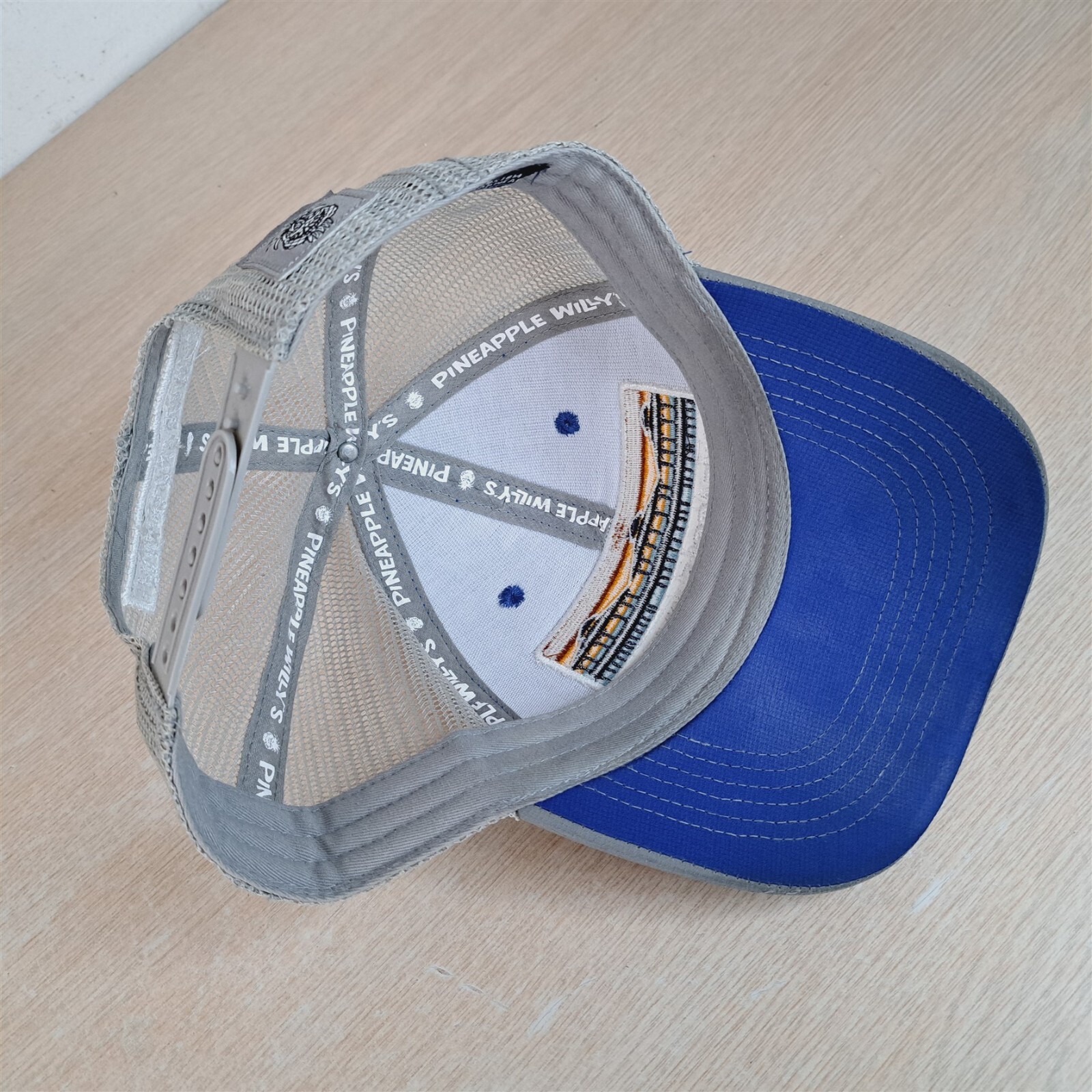 PINEAPPLE WILLY'S DRINK LOCAL ADJUSTABLE SNAPBACK… - image 7