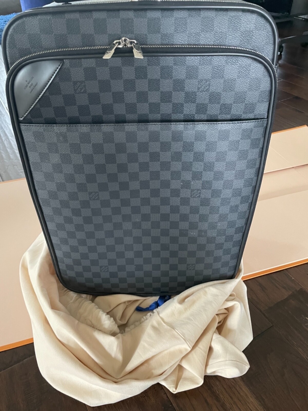 Louis Vuitton Luggage |