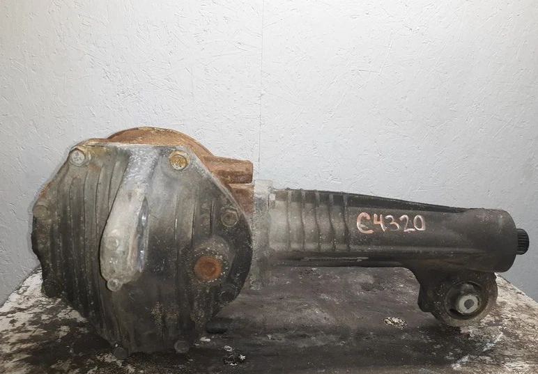 2005-2010 Jeep Grand Cherokee Front Differential Carrier 3.07 - Image 2 of 4